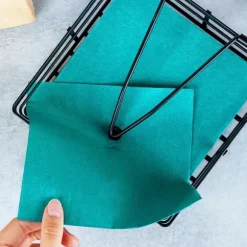 Servetthållare i svart metall MISTY 18x18 cm