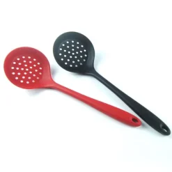 Skimmerspatel med hål i silikon Lätt sked med öppningar Skimmer-skedsil med långt handtag