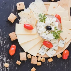 Skär- och serveringsset i bambu för pizza – 2 delar, skärare i rostfritt stål