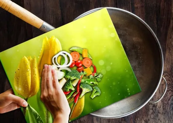 SKÄRBRÄDA I GLAS 52x40 BLOMMOR