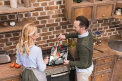 SKÄRBRÄDA I GLAS 52x40 BLOMMOR