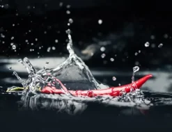 SKÄRBRÄDA I GLAS 52x40 CHILI PEPPAR