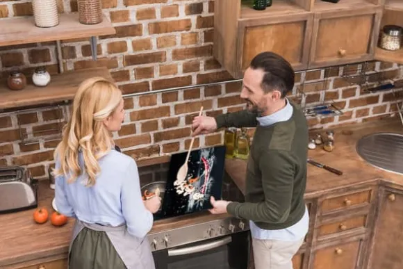 SKÄRBRÄDA I GLAS 52x40 CHILI PEPPAR