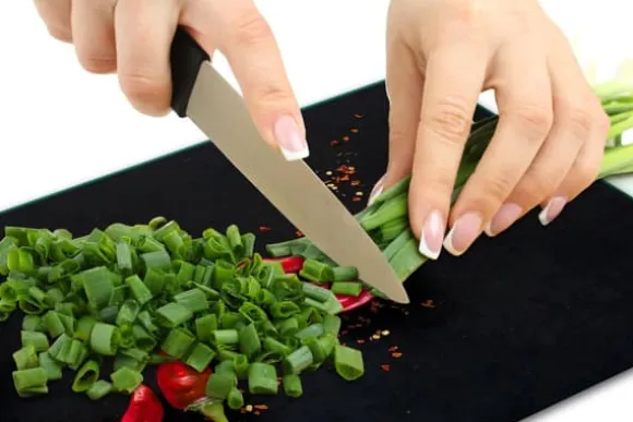 SKÄRBRÄDA I GLAS 52x40 CHILI PEPPAR