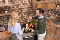 SKÄRBRÄDA I GLAS 52x30 DRYCK