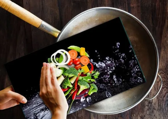 SKÄRBRÄDA I GLAS 52x30 EFTERRÄTT