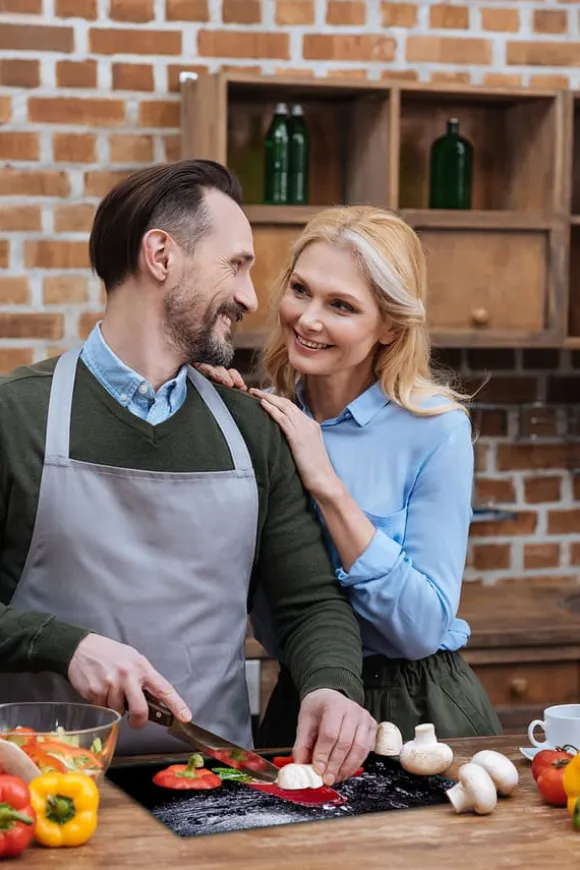 SKÄRBRÄDA I GLAS 52x30 EFTERRÄTT