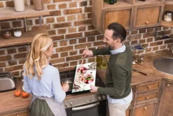 SKÄRBRÄDA I GLAS 52x30 FRUKT