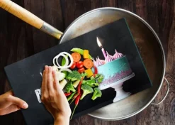 SKÄRBRÄDA I GLAS 52x30 GÅVA