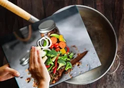 SKÄRBRÄDA I GLAS 52x40 KRYDDOR