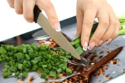 SKÄRBRÄDA I GLAS 52x40 KRYDDOR