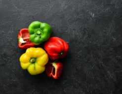 SKÄRBRÄDA I GLAS 52x40 PAPRIKA