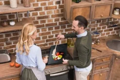 SKÄRBRÄDA I GLAS 52x40 PAPRIKA