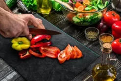 SKÄRBRÄDA I GLAS 52x40 PAPRIKA