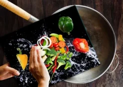 SKÄRBRÄDA I GLAS 52x40 PAPRIKA