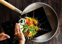 SKÄRBRÄDA I GLAS 52x30 PAPRIKA