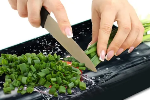 SKÄRBRÄDA I GLAS 52x40 TOMAT