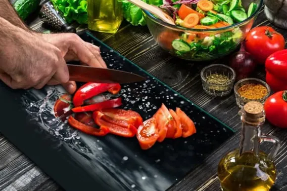 SKÄRBRÄDA I GLAS 52x40 TOMAT