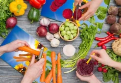 SKÄRBRÄDA I GLAS 2x 30x52 SOLROSOR