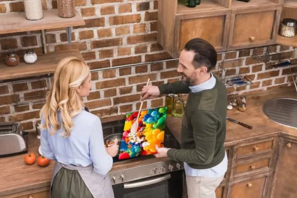 SKÄRBRÄDA I GLASPLATTA 52x40 BALLONGER