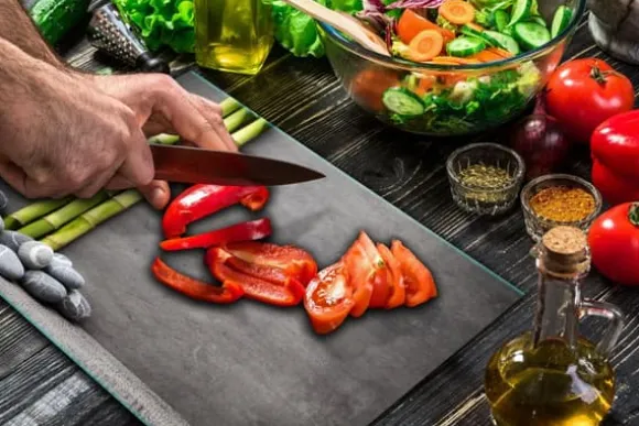 SKÄRBRÄDA I GLASPLATTA 52x40 BAMBU