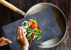 SKÄRBRÄDA I GLASPLATTA 52x30 BETONG