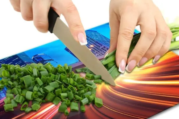 SKÄRBRÄDA I GLASPLATTA 52x40 CITY