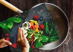 SKÄRBRÄDA I GLASPLATTA 52x40 FRUKT