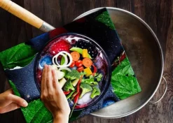 SKÄRBRÄDA I GLASPLATTA 52x40 FRUKT