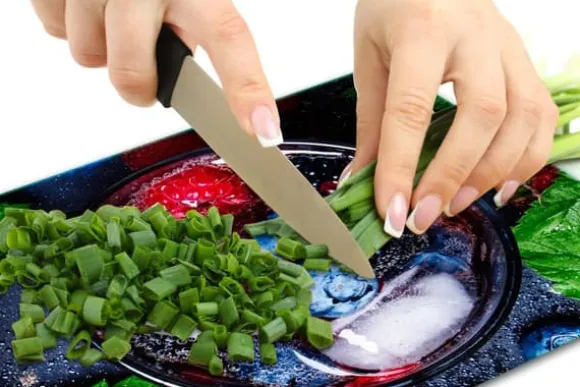 SKÄRBRÄDA I GLASPLATTA 52x40 FRUKT