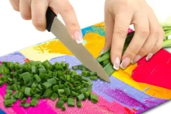 SKÄRBRÄDA I GLASPLATTA 52x40 FÄRGER