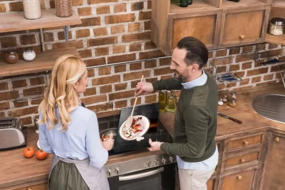 SKÄRBRÄDA I GLASPLATTA 52x40 KAFFE