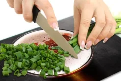 SKÄRBRÄDA I GLASPLATTA 52x40 KAFFE