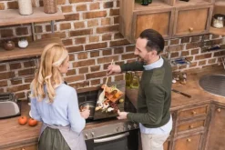 SKÄRBRÄDA I GLASPLATTA 52x30 KÖK