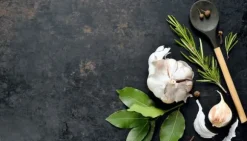 SKÄRBRÄDA I GLASPLATTA 52x30 KÖK