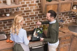 SKÄRBRÄDA I GLASPLATTA 52x30 KÖK