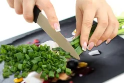 SKÄRBRÄDA I GLASPLATTA 52x40 KÖK