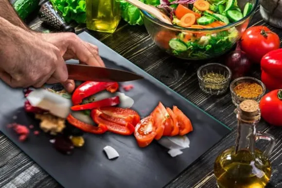 SKÄRBRÄDA I GLASPLATTA 52x40 KÖK