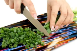 SKÄRBRÄDA I GLASPLATTA 52x30 LJUS