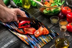 SKÄRBRÄDA I GLASPLATTA 52x30 LJUS