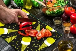 SKÄRBRÄDA I GLASPLATTA 52x40 MÖNSTER