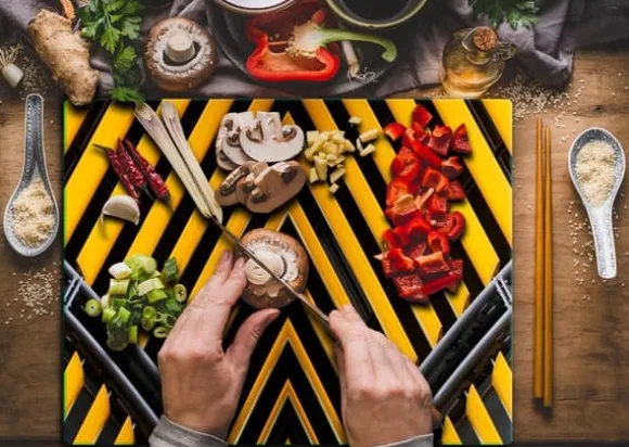 SKÄRBRÄDA I GLASPLATTA 52x40 MÖNSTER