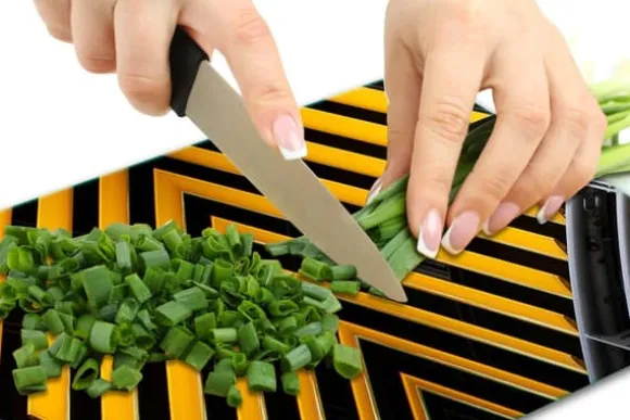 SKÄRBRÄDA I GLASPLATTA 52x40 MÖNSTER