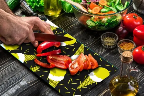 SKÄRBRÄDA I GLASPLATTA 52x30 MÖNSTER