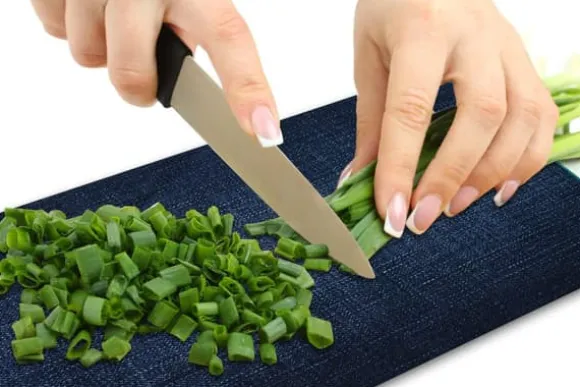 SKÄRBRÄDA I GLASPLATTA 52x30 MÖNSTER