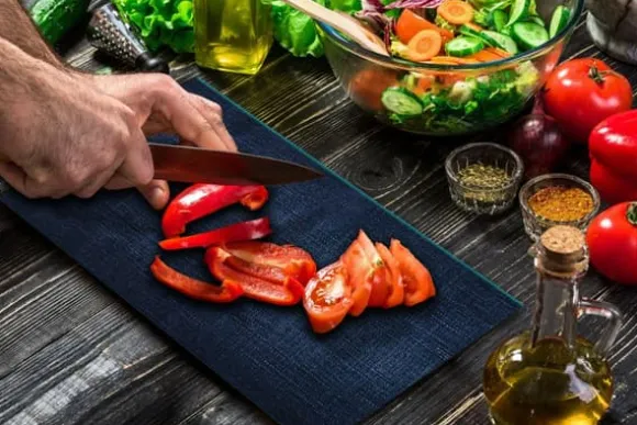 SKÄRBRÄDA I GLASPLATTA 52x30 MÖNSTER