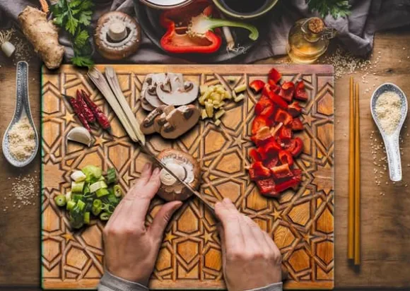 SKÄRBRÄDA I GLASPLATTA 52x40 MOSAIK