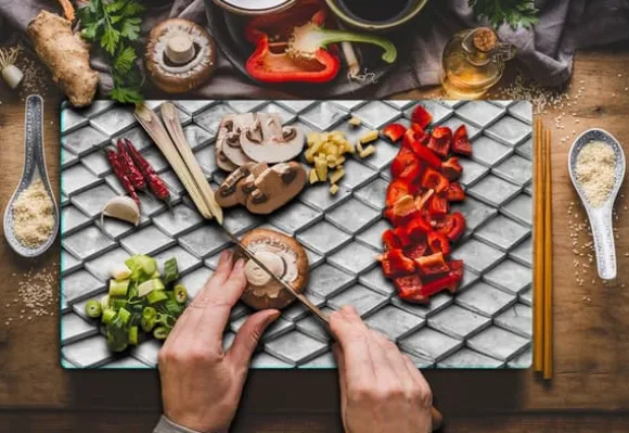 SKÄRBRÄDA I GLASPLATTA 52x30 MOSAIK