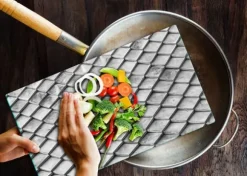 SKÄRBRÄDA I GLASPLATTA 52x30 MOSAIK