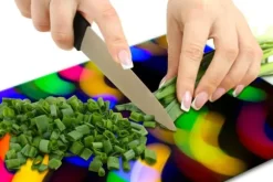 SKÄRBRÄDA I GLASPLATTA 52x40 MODERN